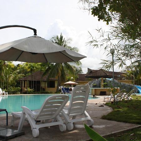 Beringgis Beach Resort & Spa Papar Zewnętrze zdjęcie